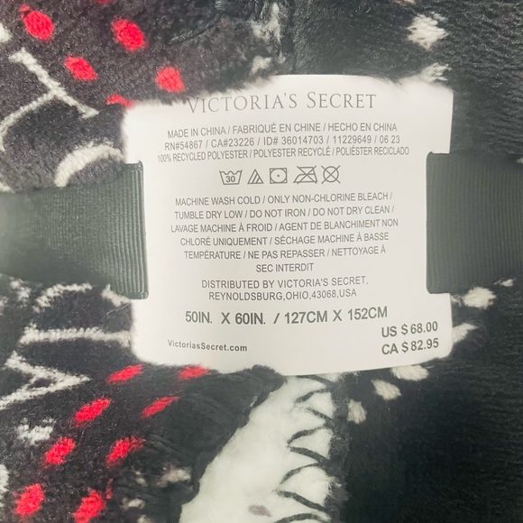 NWT! Victoria’s Secret Blanket - Picture 5 of 5